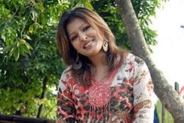 আবারও ঘর ভাঙ্গছে শ্রাবস্তী তিন্নির?