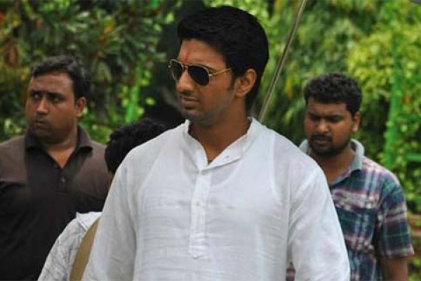 নায়ক দেবের ফোন, মিললো সাহায্যের আশ্বাস