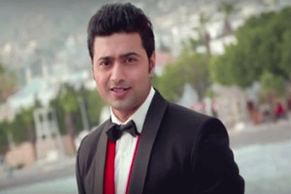 সেই কথাটা এত দিনে মুখ ফুটে বেরোল দেবের!