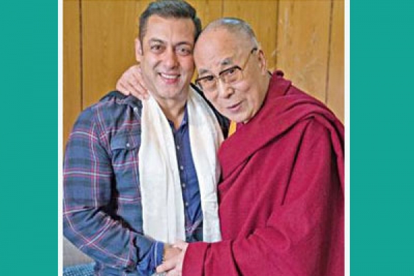 দালাই লামার সঙ্গে ‘গুরুত্বপূর্ণ বিষয় নিয়ে আলোচনা’ সালমানের!