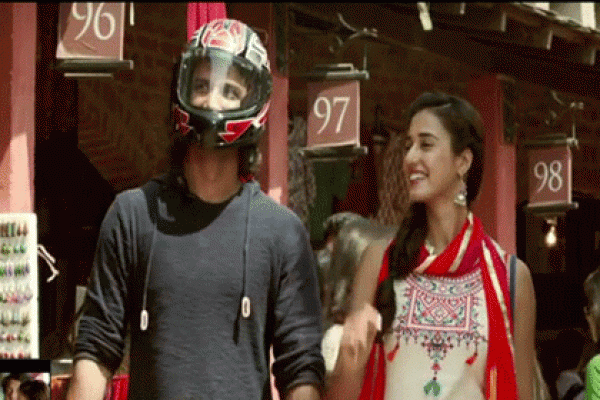 ধোনি সেজে হেলমেট পরে সুশান্তের প্রেম!