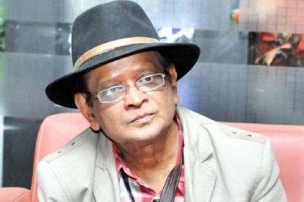 হুমায়ূনের উপন্যাস চুরি করে কলকাতায় সিনেমা, ক্ষুব্ধ হুমায়ূন ভক্তরা