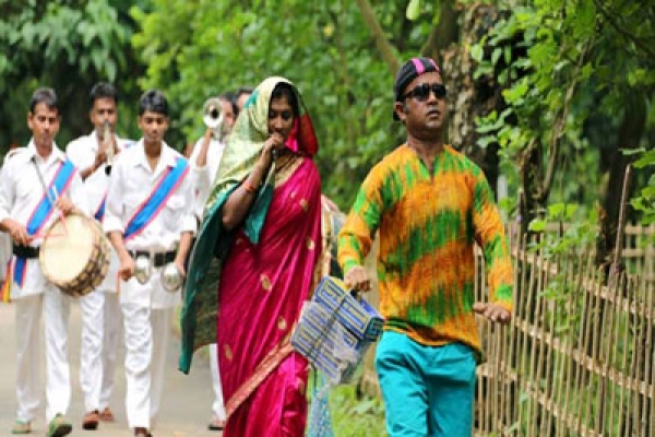 লাভলুর‌ ‘বউ তুমি কার’!