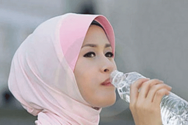 জানেন কি কেন আপনার শরীরে পানি শূন্যতা হচ্ছে?