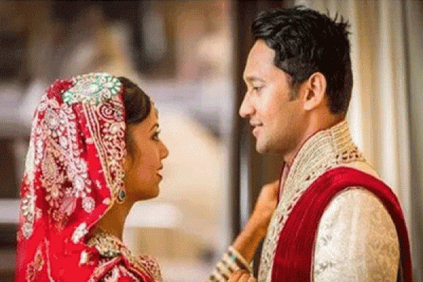 ৮টি অদ্ভুত কারণে মানুষ বিয়ে করে!