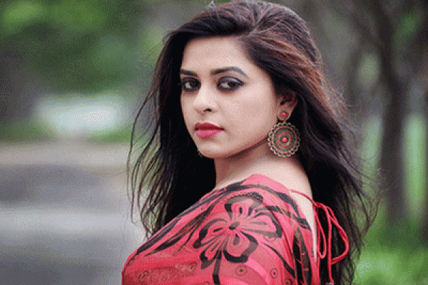 ‘হলিউড-বলিউডে কাজ করা চেষ্টা করবো, নতুবা গ্রামে গিয়ে কৃষিকাজ করবো’