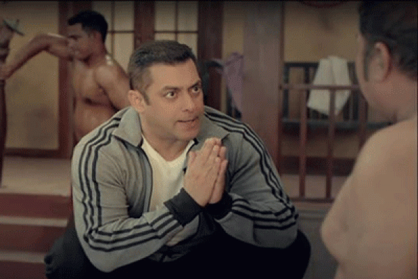 আবারও রিং কুস্তি: সালমান খানের প্রার্থনা