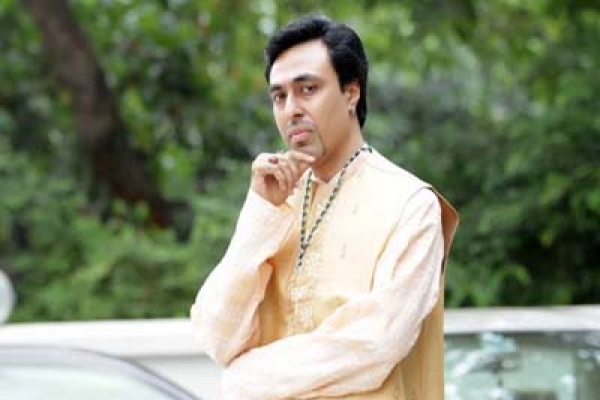 চলচ্চিত্রে আসছেন নবাব সিরাজ-উদ-দৌলার বংশধর আরেব