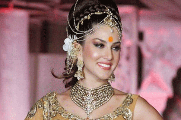 সানি লিওনই একমাত্র বলিউড ডিভা, যিনি এটা করতে পেরেছেন!  সানি লিওনই একমাত্র বলিউড ডিভা, যিনি এটা করতে পেরেছেন!