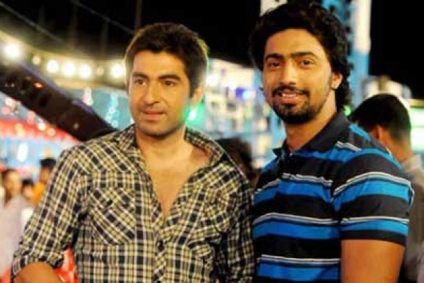 ‘আমি আর দেব একসঙ্গে জুটি বেঁধে এলে তো গান হিট হবেই’  ‘আমি আর দেব একসঙ্গে জুটি বেঁধে এলে তো গান হিট হবেই’