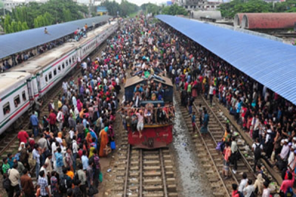  ট্রেনের শিডিউল বিপর্যয়, যাত্রীরা দুর্ভোগে