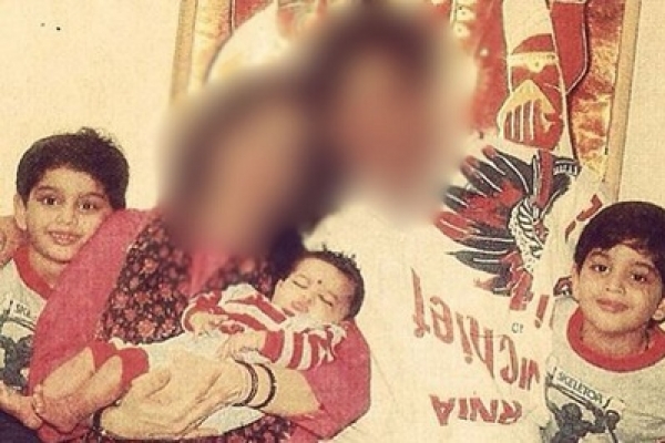  কোলের এই শিশুটি এখন বলিউডের জনপ্রিয় নায়িকা