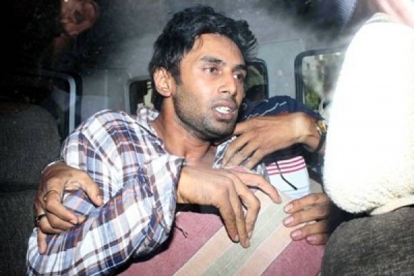 ‘পুলিশই আমার কিছু করতে পারে নি, তুমি কী করবে’, অভিনেত্রীকে হুমকি