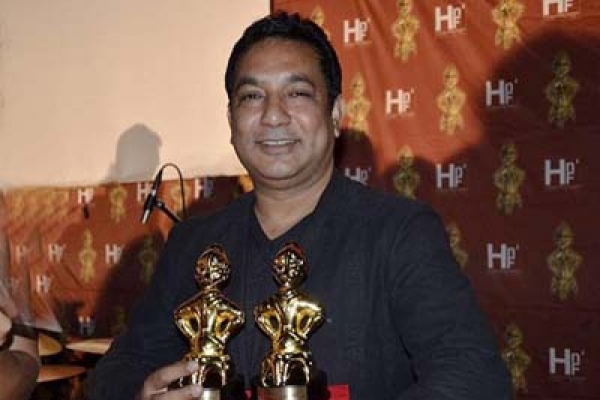 ‘অজ্ঞাতনামা’য় সেরা তৌকীর