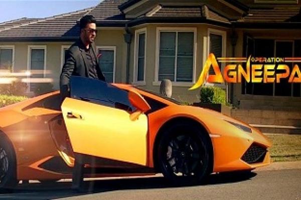 বিশ্বের সবচেয়ে দামি গাড়িতে শাকিব খান!  বিশ্বের সবচেয়ে দামি গাড়িতে শাকিব খান!