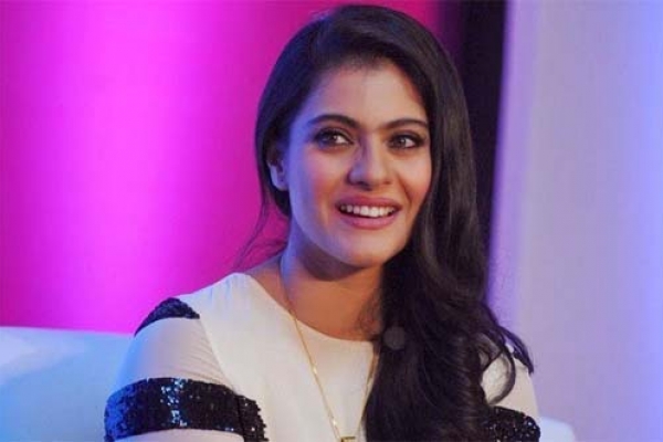 ফেসবুকে ফ্রেন্ড রিকোয়েস্ট পাঠান কাজলকে