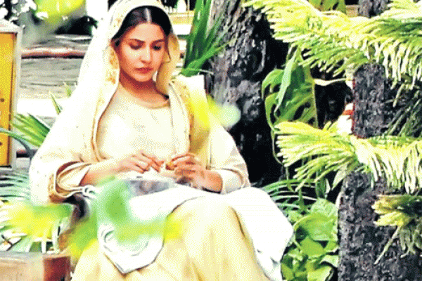 বিয়ের আশীর্বাদ হয়ে গেল অনুষ্কা শর্মার, পাত্র কে? বিরাট কোহলি? একদম ভুল...