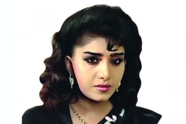 ২০ বছর পর ঢাকায় এলেন ‘বেদের মেয়ে জোছনা’