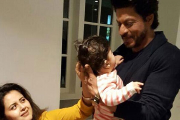 শাহরুখকে দেখার পর যেভাবে জীবনের মোড় ঘুরে গেল ভক্তের