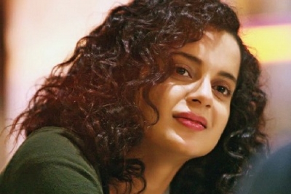 আমেরিকায় অল্পের জন্য দুর্ঘটনা থেকে রক্ষা পেলেন কঙ্গনা