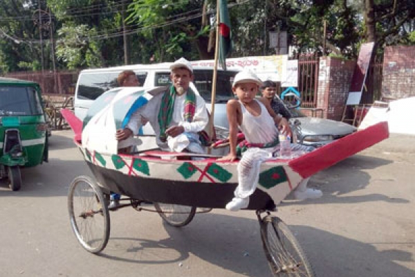 প্রধানমন্ত্রীর সাক্ষাৎ পেতে ৫ দিন ভ্যান চালিয়ে সম্মেলনে নেত্রকোনার সিদ্দিক মিয়া!