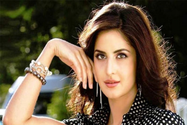 ফ্যাশন হাউজ খুলছেন ক্যাটরিনা, জানেন কোথায়?  ফ্যাশন হাউজ খুলছেন ক্যাটরিনা, জানেন কোথায়?