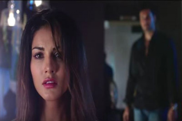 সানির যে দৃশ্যে স্বামীর আপত্তি