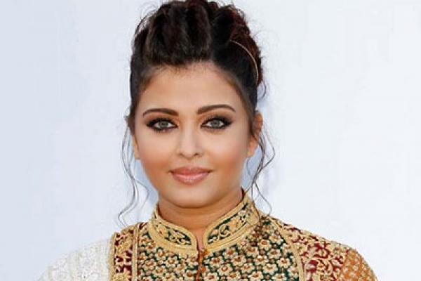 ৪৩ বছরে পা দিলেন ঐশ্বরিয়া