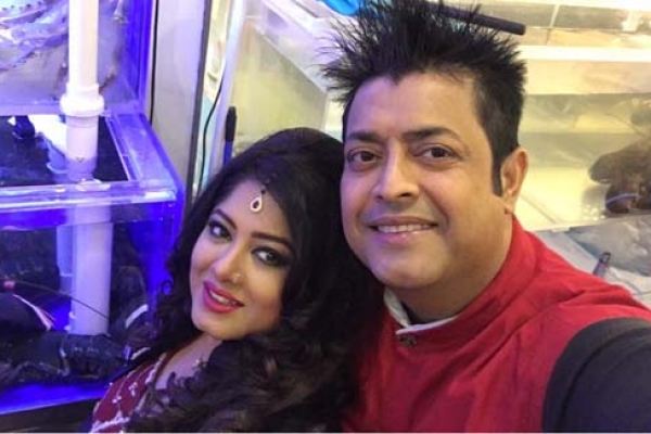 মৌসুমীর জন্মদিনে ওমর সানির আবেগময় স্ট্যাটাস
