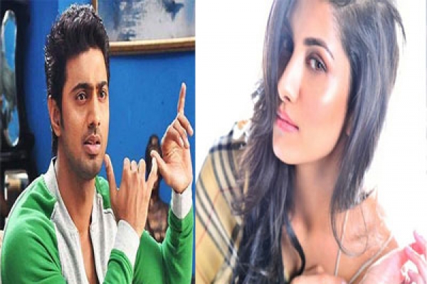 উনি হচ্ছেন নায়ক দেবের নতুন প্রেমিকা, জানেন কে এই সুন্দরী?