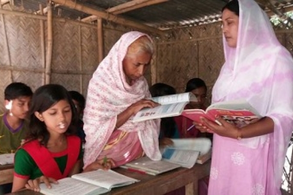 তেষট্টি বছর বয়সে স্কুলে যাচ্ছেন বাশিরন নেসা