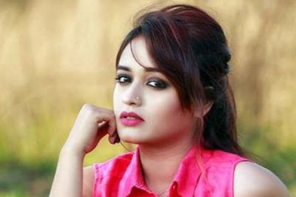 সিনেমাকে গুডবাই জানিয়ে ঘরে ফিরে গেলেন অহনা!