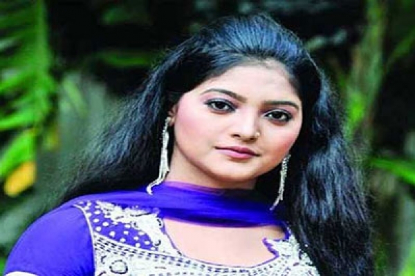 আমি আত্মহত্যা করতে গিয়েছিলাম, বাবা-মা দরজা ভেঙে বাঁচিয়েছে : সালমা
