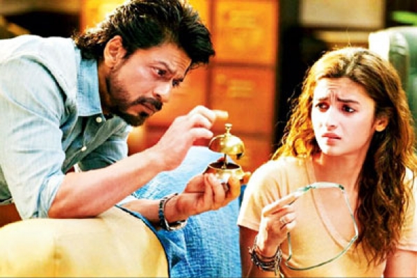 ছোট্ট কয়েকটা কারণে আলিয়া-শাহরুখের ছবিটা ‘ইংলিশ ভিংলিশ’র উচ্চতায় যেতে পারল না!