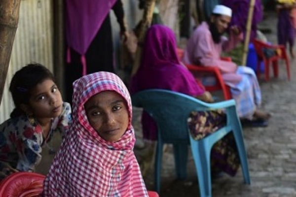 বিপন্ন রোহিঙ্গাদের সাথে মানবিক আচরণের তাগিদ