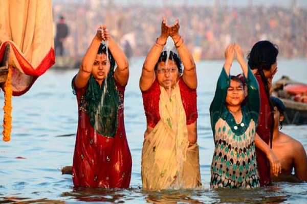 তীর্থযাত্রায় নদীতে নারীর স্নানে ওপর নিষেধাজ্ঞা!