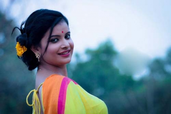 কে বুকে ওড়না দিল, না দিল তাতে আপনাদের কী : শবনম