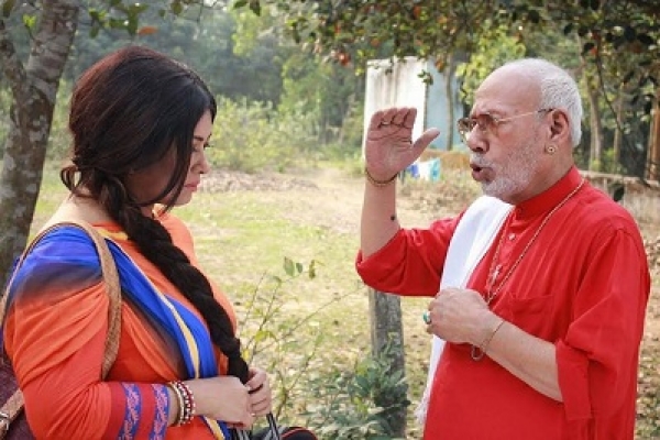 দেশে ও প্রবাসে ‘রাত্রীর যাত্রী’ 