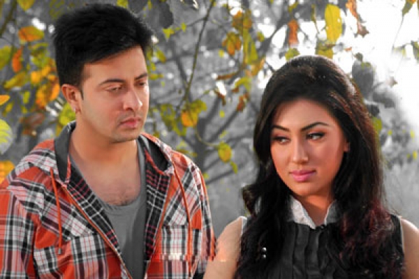 অপুর সঙ্গে সম্পর্ক নিয়ে এবার মুখ খুললেন শাকিব খান!
