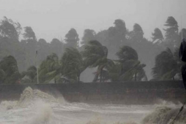  ধেয়ে আসছে ঘূর্ণিঝড় ‘ভারদা’,  হাই অ্যালার্ট জারি