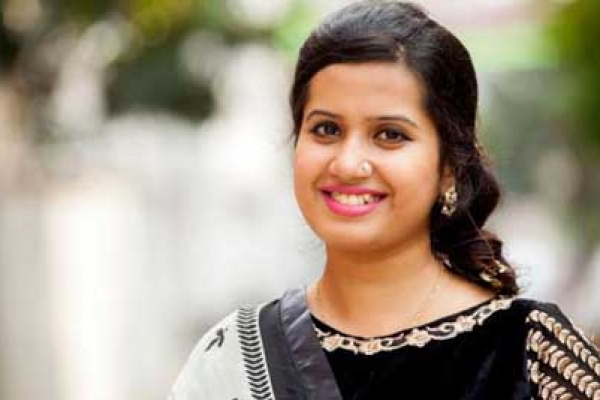 মধ্যরাতে ন্যান্সিকে হ্যাপির চমক