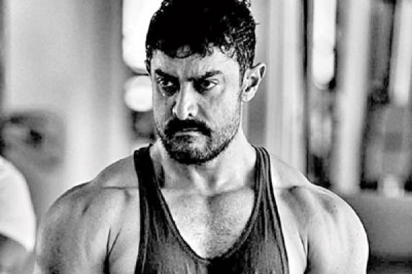 কীভাবে এমন মহাবীর হলেন আমির খান? মহা ঝুঁকি নিয়েছেন তিনি?