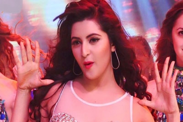রোববার গুলনকশায় উত্তাপ ছড়াবেন পরীমণি
