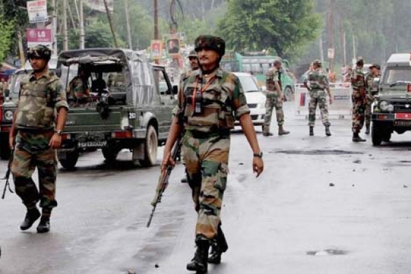 কাশ্মীরে নতুন করে আরও ১০ হাজার সেনা বৃদ্ধি করছে ভারত