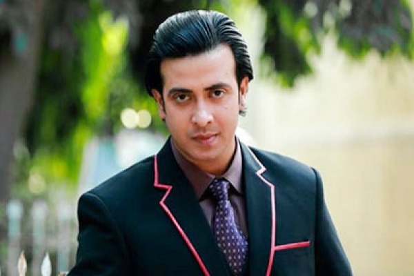 পারিশ্রমিক দিয়েও শাকিবকে কাজ না দিয়ে বিদায় করলেন পরিচালক
