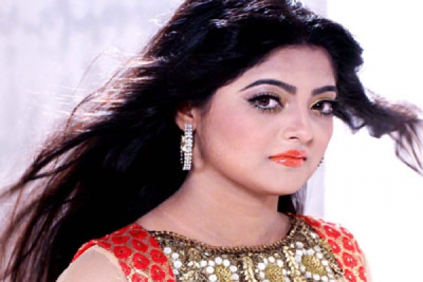 গত রাতে উত্তরা ক্লাবে ঘটে গেল সালমার জীবনের স্মরণীয় ঘটনা!