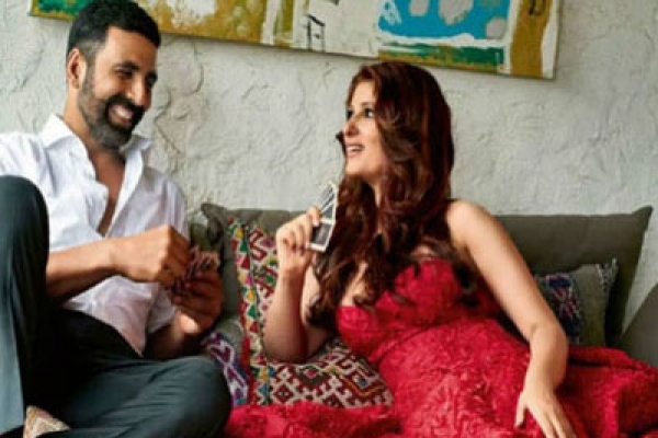 কেন আবার টুইঙ্কলের প্রেমে পড়তে চান অক্ষয়?