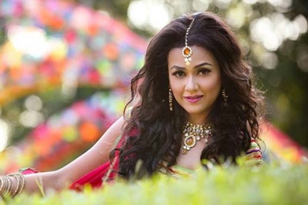 অল্পের জন্য প্রাণে বাঁচলেন চিত্রনায়িকা আইরিন