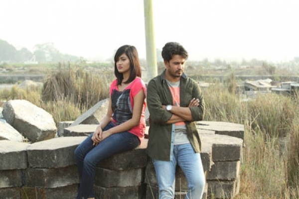 পহেলা ফাল্গুনে সুদীপ বিশ্বাস ও লাক্স তারকা নাদিয়ার ‘আমাদের গল্পটা..’