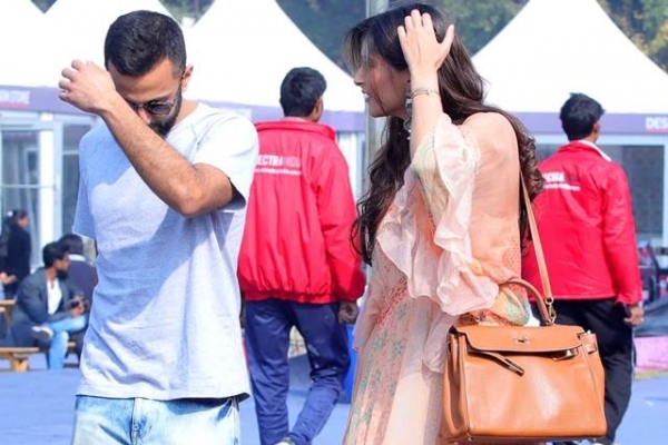 প্রেমিকের সঙ্গে ধরা খেলেন সোনম কাপুর, ফাঁস হলো রসায়ণ